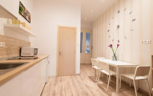 Standard Apartment by Hi5 - West End Center