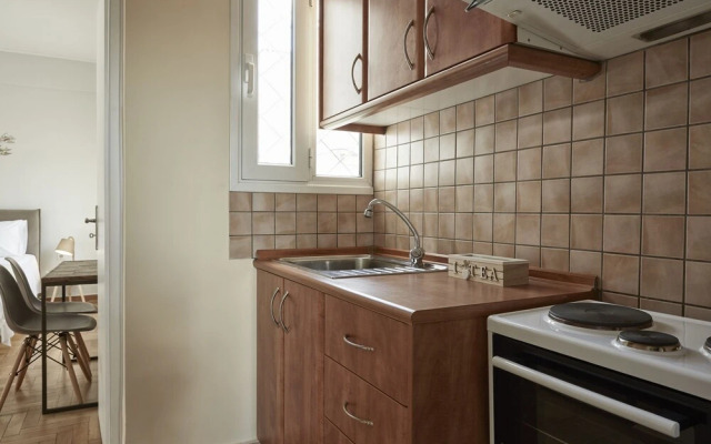 Comfy and Bright Athens Museum Loft