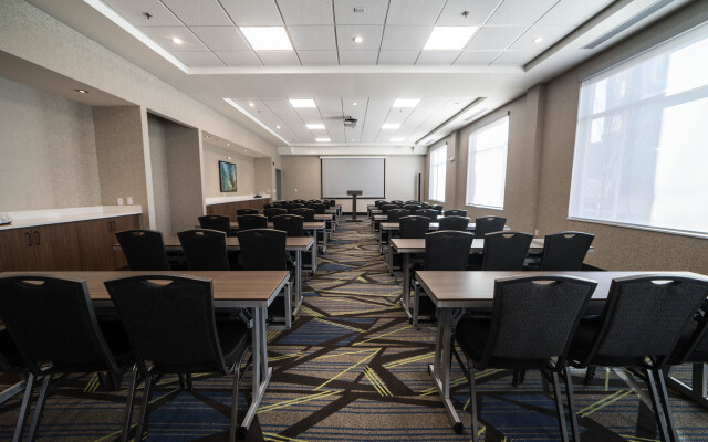 Holiday Inn Express & Suites West Edmonton - Mall Area by IHG