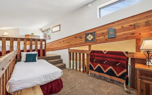 Pine Ridge 11e 2 Bedroom Condo