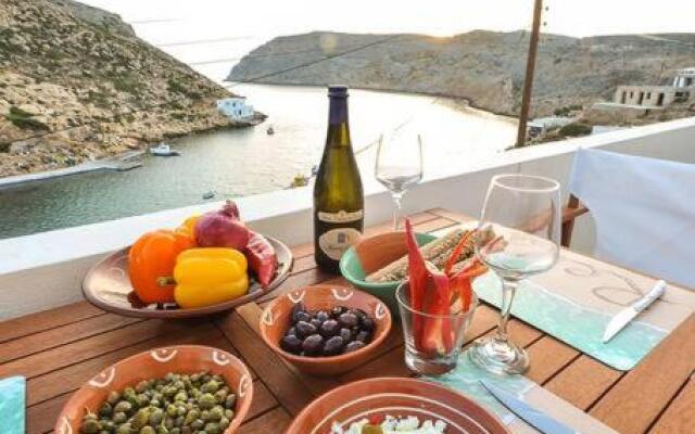 Droufakos home - Lux seafront apt