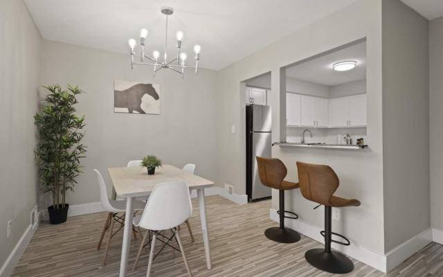 Inviting 2BR 2BA Unit in Rochester Hills