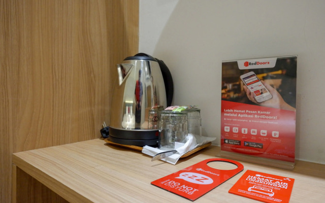 RedDoorz Plus @ Losari Makassar