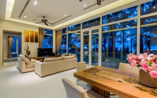 Excellence Beachfront Villa