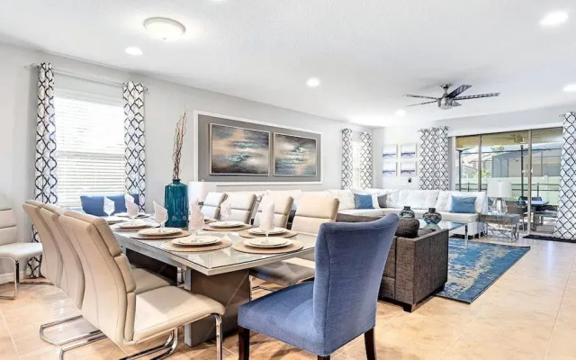 Special Offer Spacious Home With Pool!