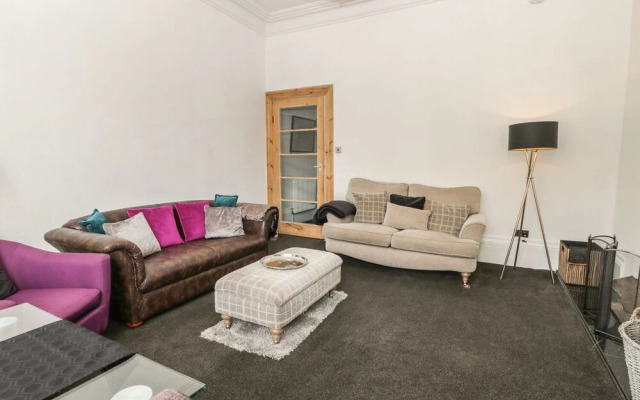 Esplanade Gardens, Apartment 1