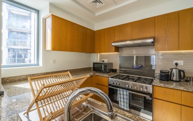 Glamorous Apartment Facing Burj Khalifa