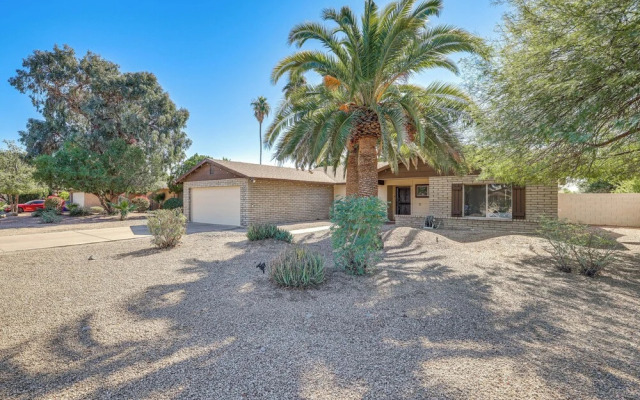 Outdoor Oasis: Family-Friendly Home In Scottsdale!