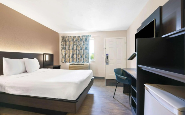 Motel 6 Kirkland, WA - North Kirkland