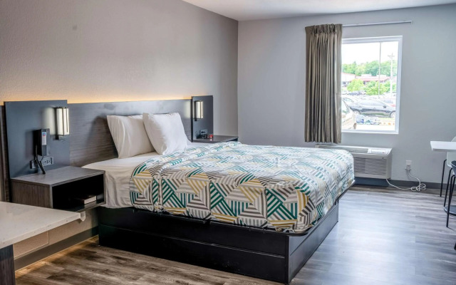 Studio 6 Claremore, OK