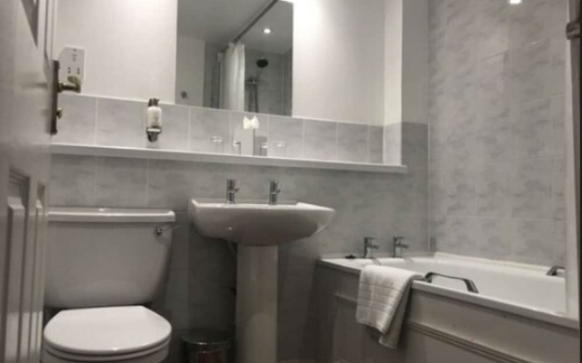 Fountain Court Apartments - Grove