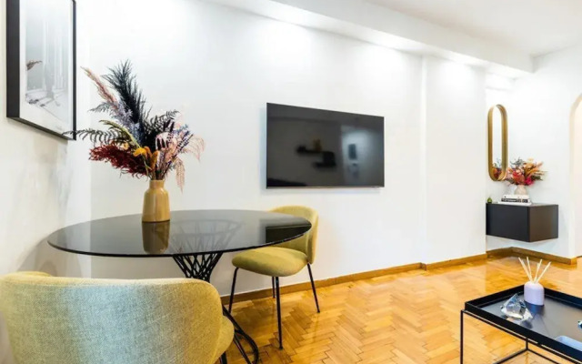 Bright and Stylish Apartment in Palaio Faliro