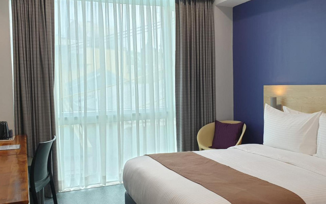 Leez Inn Makati