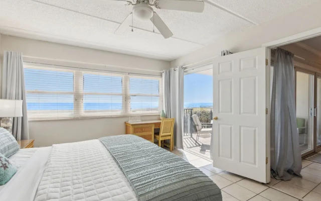 Condo with Atlantic View from Private Patio, Short Walk to the Beach by RedAwning