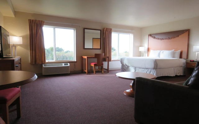 Pacific Sunrise Inn & Suites