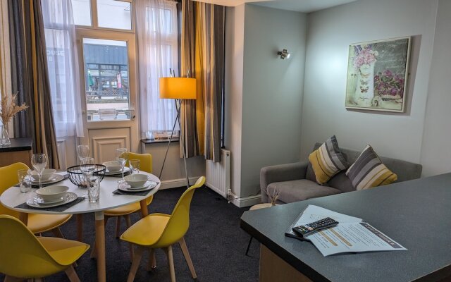 Coasters Hotel & Apartments