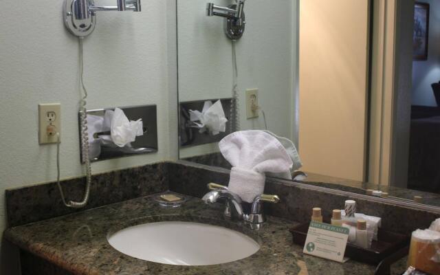 O'cairns Inn & Suites