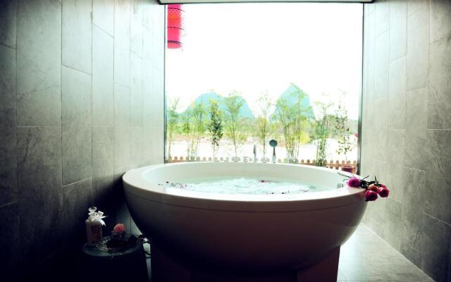 Peach Blossom Resort Hotel