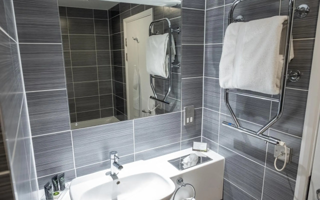 Burleigh Court Hotel