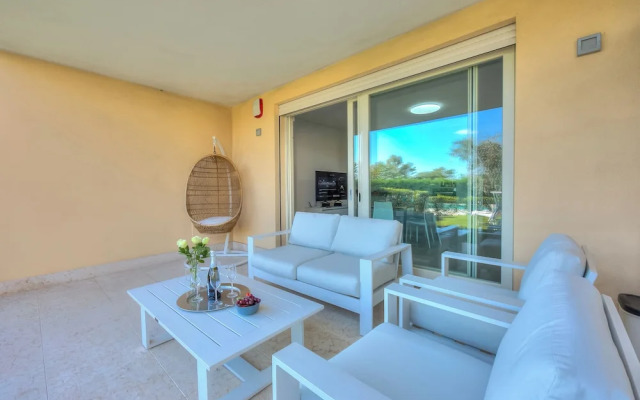 Una Meta Tra Gli Ulivi