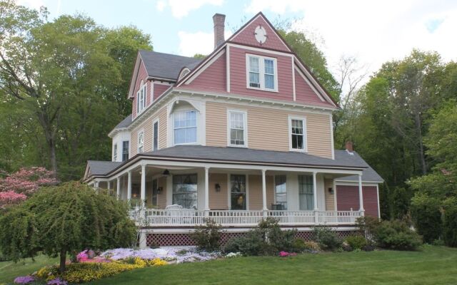 The Sleigh Maker Inn Bed and Breakfast