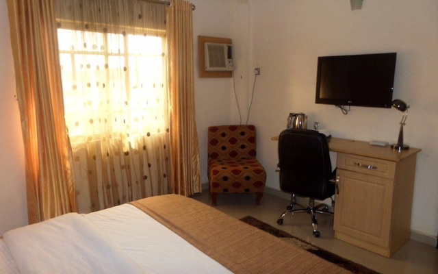 Elomaz Hotels, Abuja