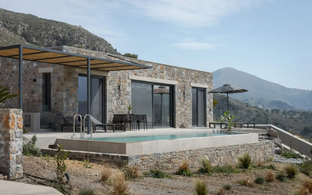 Neromai Cave Luxury Villas