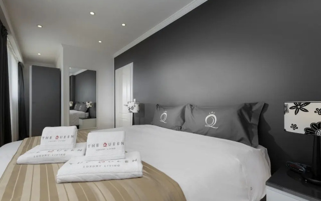 The Queen Luxury Apartments - Villa Fiorita