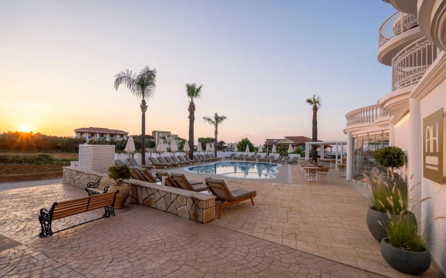 Arkadia Luxury Hotel Apartments
