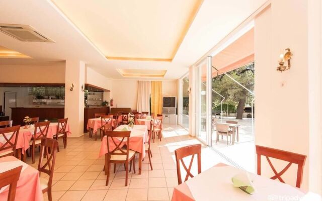 Monte Vardia Hotel