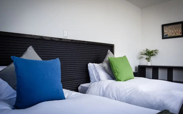 The Phat Packers - Hostel