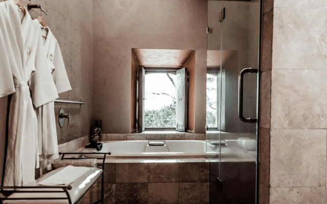 Hacienda Sepulveda Hotel & SPA