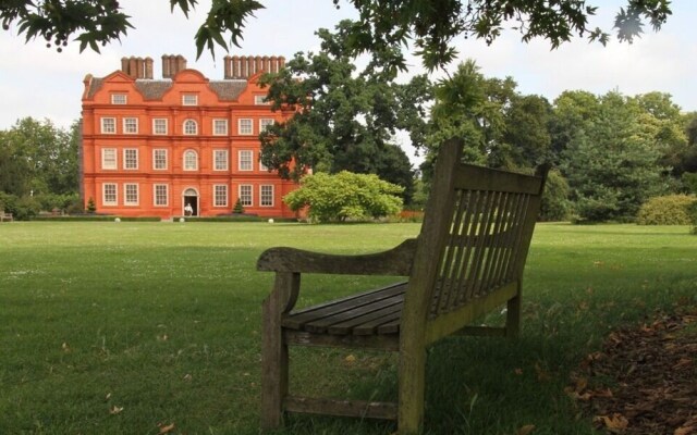 Relaxing on Alma Road