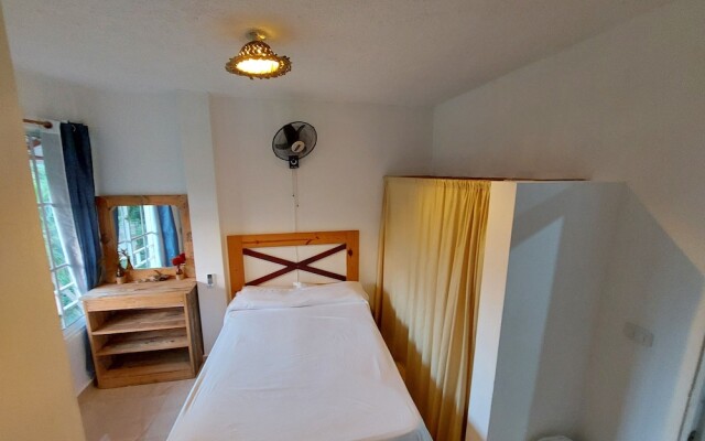 Quiet Studio - Apartment 4 in Villa Coconut