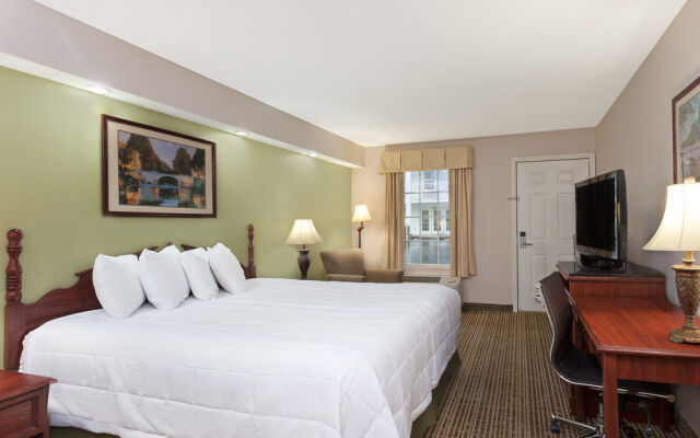 Baymont Inn & Suites Tullahoma