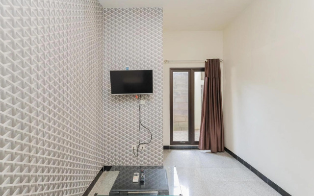 RedDoorz Syariah near Green Park Jatiwarna