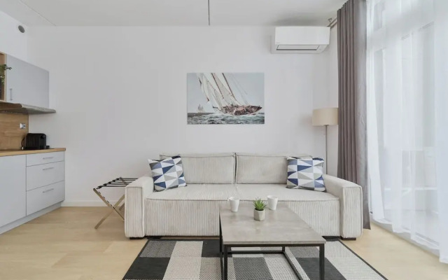 Airport Wrocław Apartment by Renters