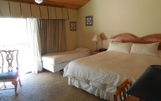 Whispering Pines Lodge