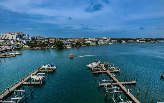 Waterfront Breeze Condo Condo