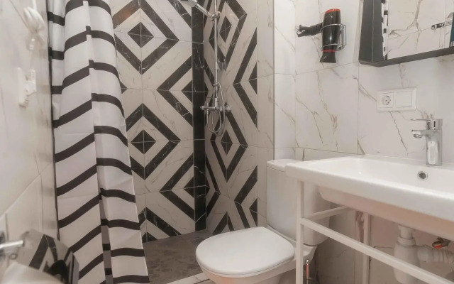 Санди на улице  Корабельная