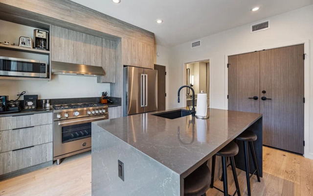 P Ndry 3206 in Park City