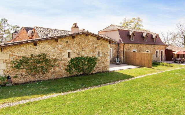Farmstay Holiday Home in Issac France With Private Pool