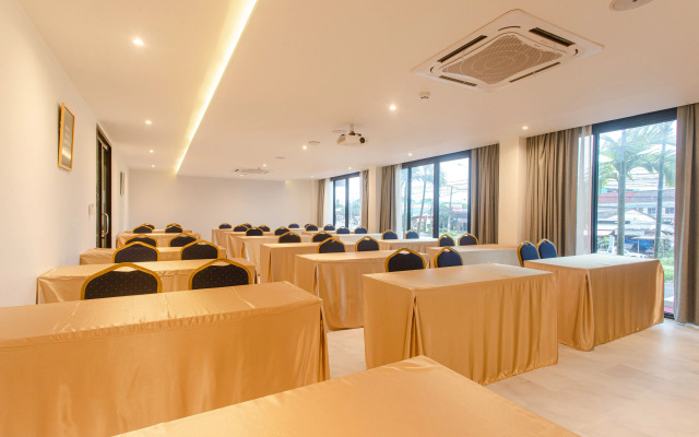 Tour De Phuket Hotel