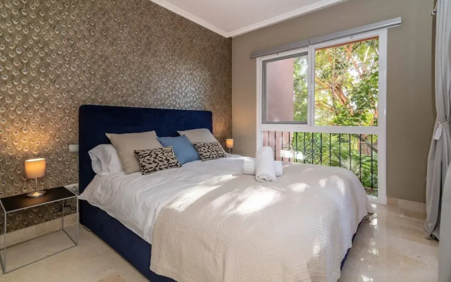 Chic Oasis on the Coast