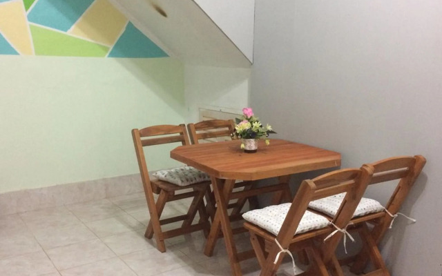 OYO 75304 Riverside Guesthouse