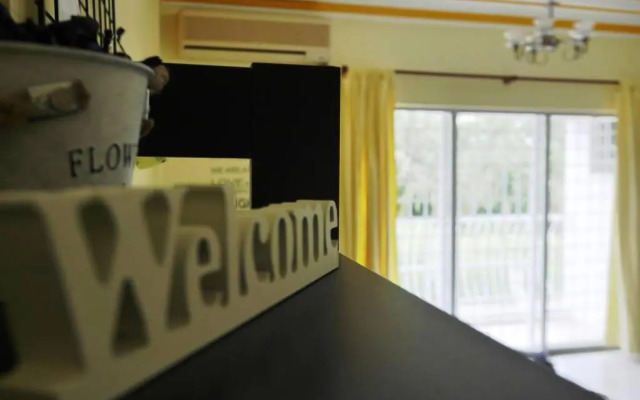 Colourful homestay - (near jeti sky mirror)