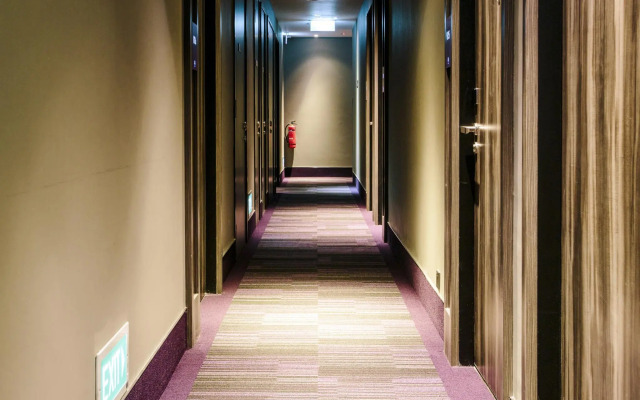 Aqueen Hotel Paya Lebar