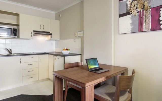 Central Brunswick Apartment Hotel
