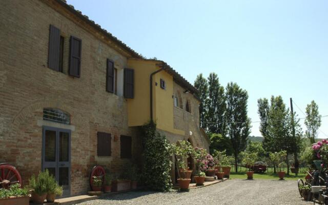 Casalunga Beautiful Farmhouse With Swimming Pool and Garden-casalunga