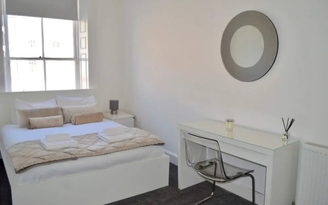 Central 3 Bedroom Flat